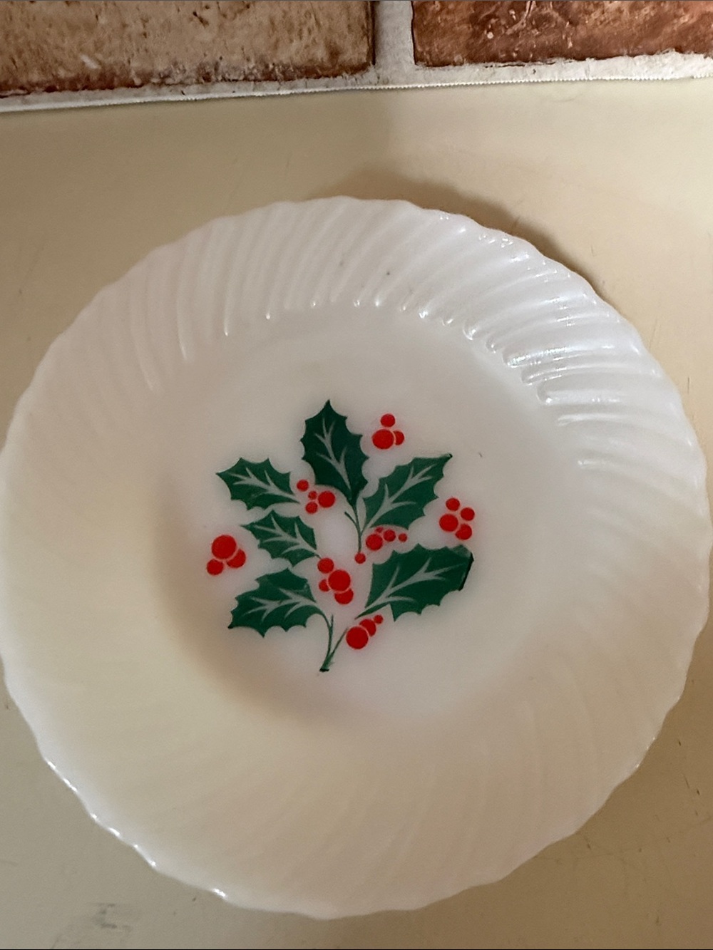 White Holiday Holly Decorative Plate